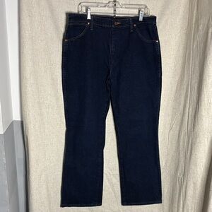 Wrangler Deep Indigo Jeans 36x30 #947 2% spandex is very little stretch reg fit